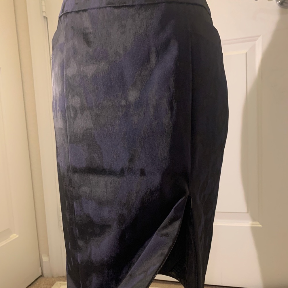 Animal Print Jacquard fabric. Sexy Front zip slit. Navy Blue - Bebe Size 4